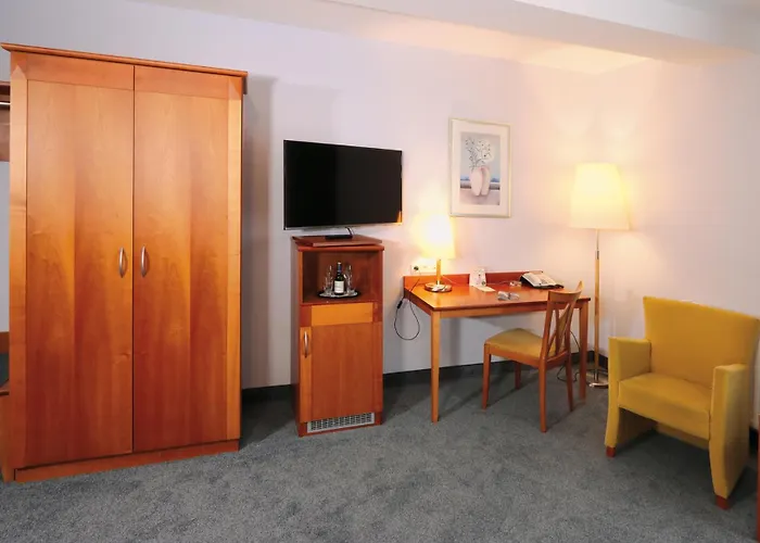 Und Restaurant Eurohof Отель Дуйсбург