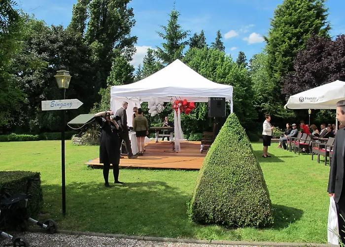 Und Restaurant Eurohof Дуйсбург