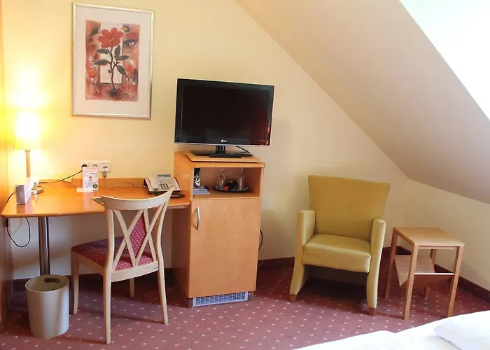 Отель Und Restaurant Eurohof 4*