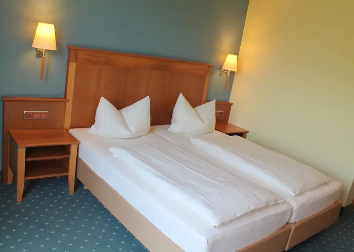 Отель Und Restaurant Eurohof 4*